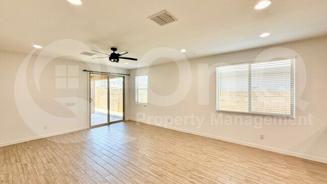 16416 W Saguaro Park Ln Surprise, AZ 85387 photo 3