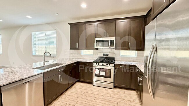 16416 W Saguaro Park Ln Surprise, AZ 85387 photo 5