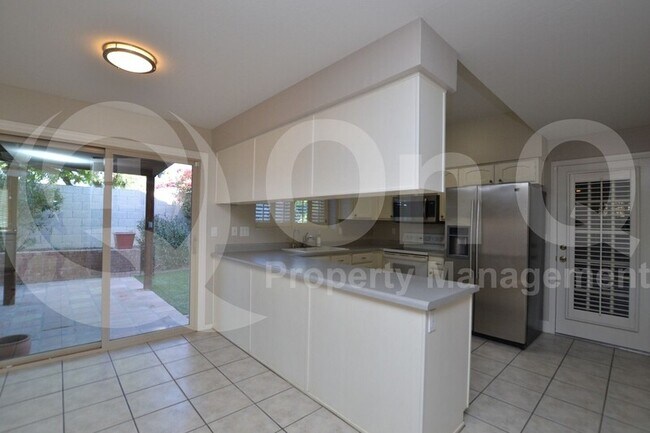 4526 E Villa Theresa Dr Phoenix, AZ 85032 photo 4