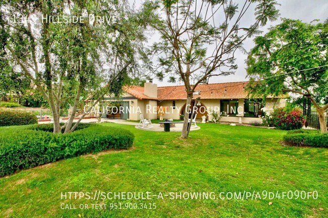 1349 Hillside Dr Fallbrook, CA 92028 photo 2