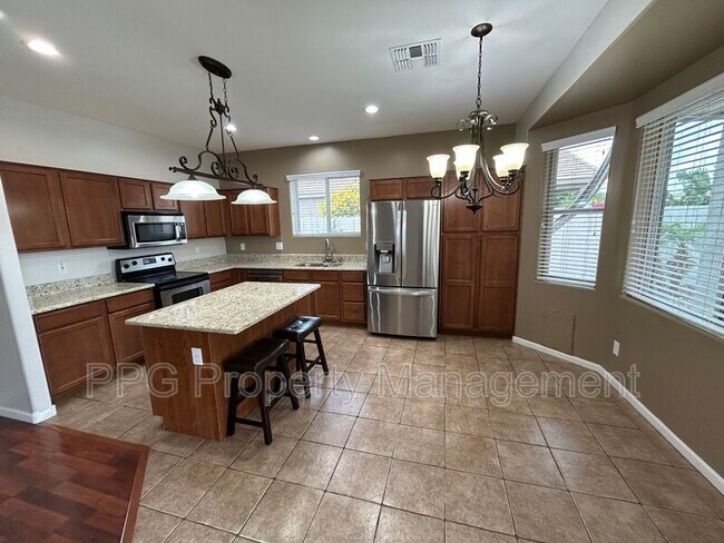 18132 W Port Royale Ln Surprise, AZ 85388 photo 3