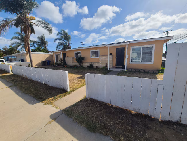 804 S V Ave National City, CA 91950 photo 2