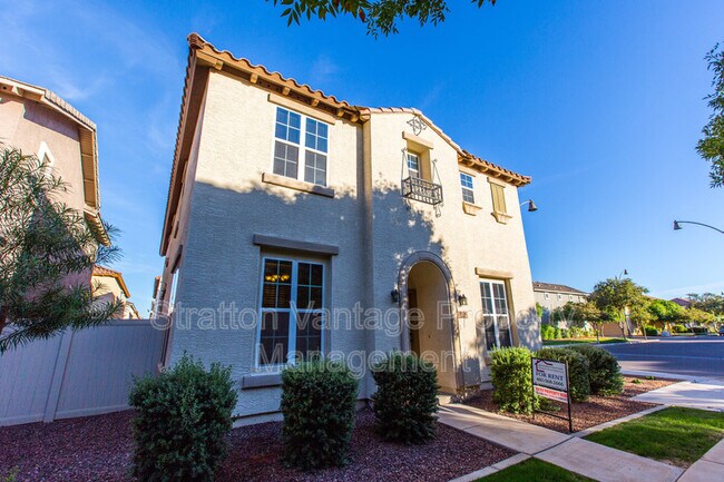976 S Adam Way Gilbert, AZ 85296 photo 3