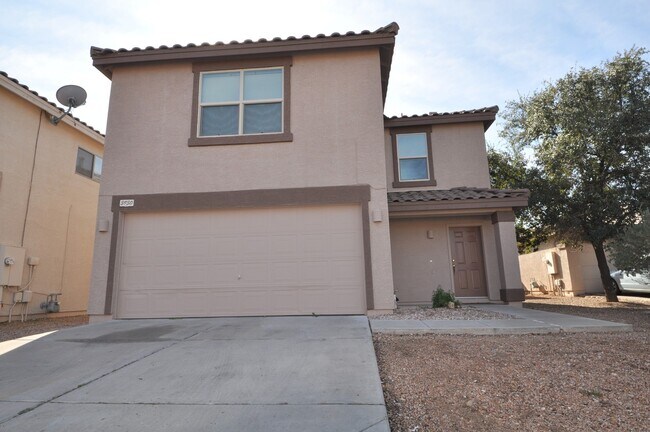 Excellent 3 Bedroom/2.5 Bath/2 Car/1600 Sqft Remodeled Home In Chandler. photo 3