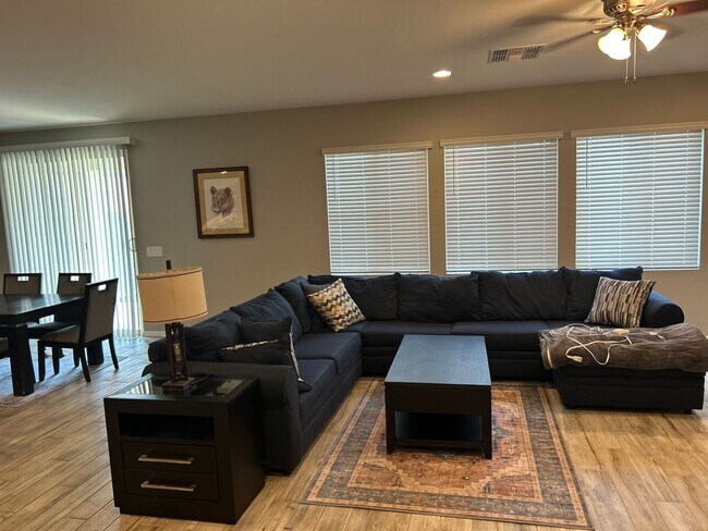 11570 W Pkwy Ln Avondale, AZ 85323 photo 2