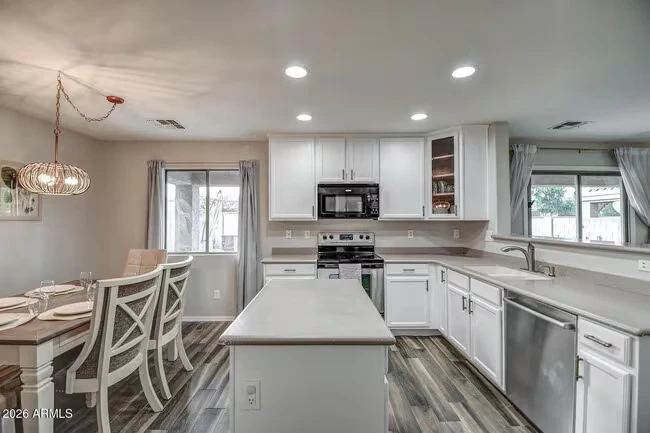 10964 W Taft St Phoenix, AZ 85037 photo 4