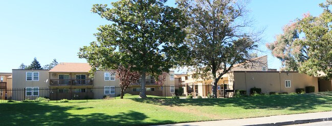 DOVER WOODS SENIOR APARTMENTS photo 3