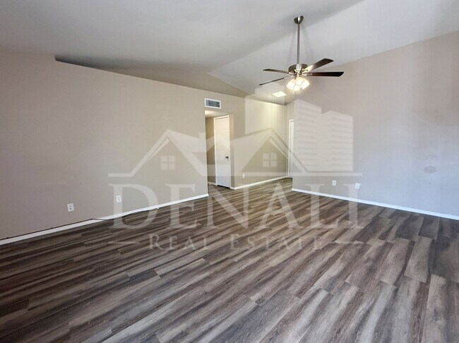 10921 W Sells Dr photo 5