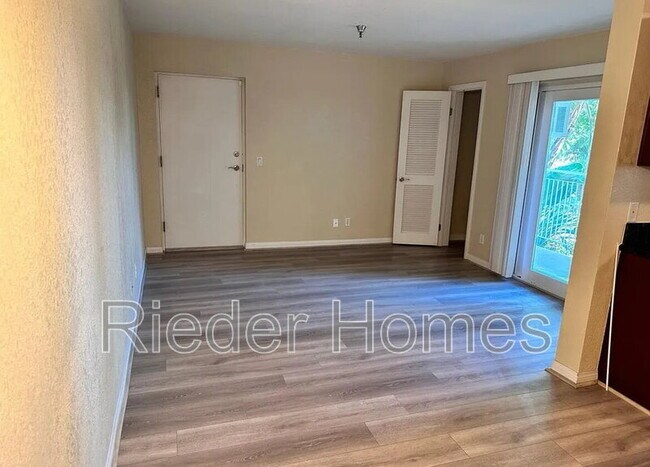 5252 Orange Ave San Diego, CA 92115 photo 5