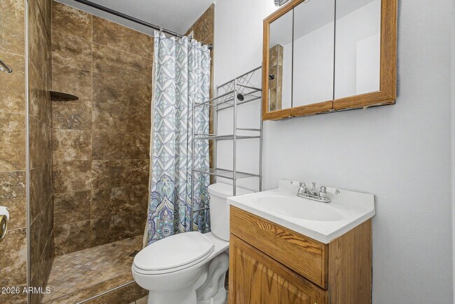 5232 W Mauna Loa Ln Glendale, AZ 85306 photo 3
