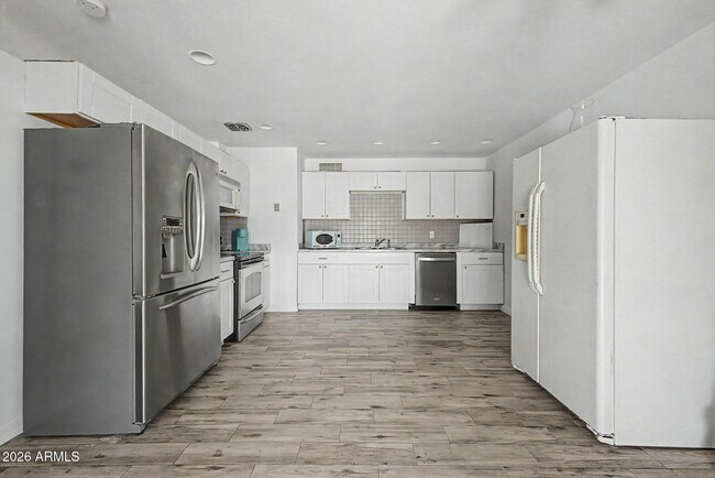 5232 W Mauna Loa Ln Glendale, AZ 85306 photo 5
