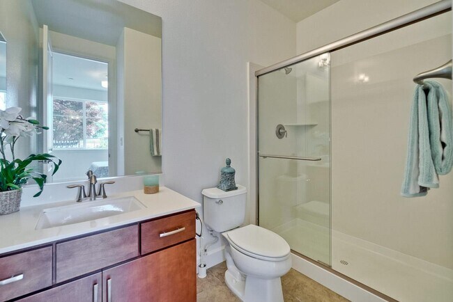 1056 Duane Ct Sunnyvale, CA 94085 photo 4