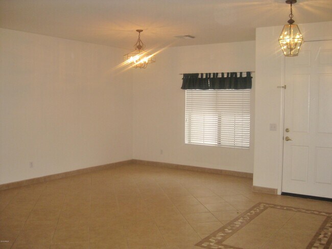 1042 E Canyon Way Chandler, AZ 85249 photo 5
