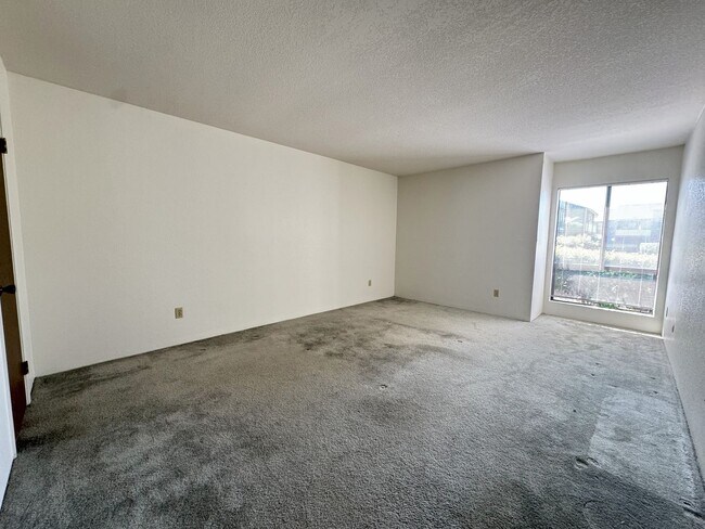 9269 Village Glen Dr San Diego, CA 92123 photo 5