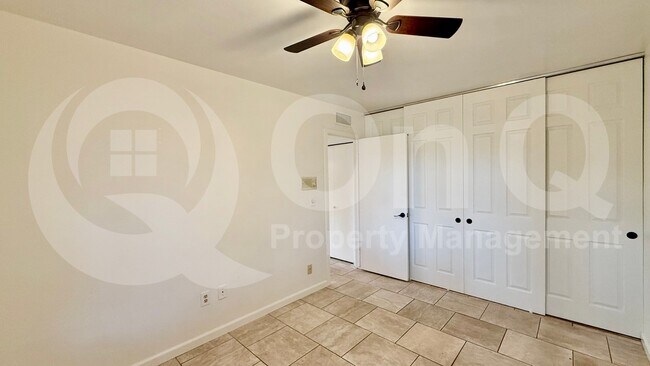 129 W Loma Vista Dr Tempe, AZ 85282 photo 4