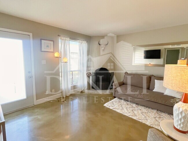 8058 E Oak St Scottsdale, AZ 85257 photo 4