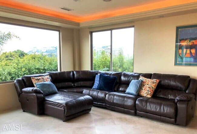 2075 Torrey Pines Rd San Diego, CA 92037 photo 4