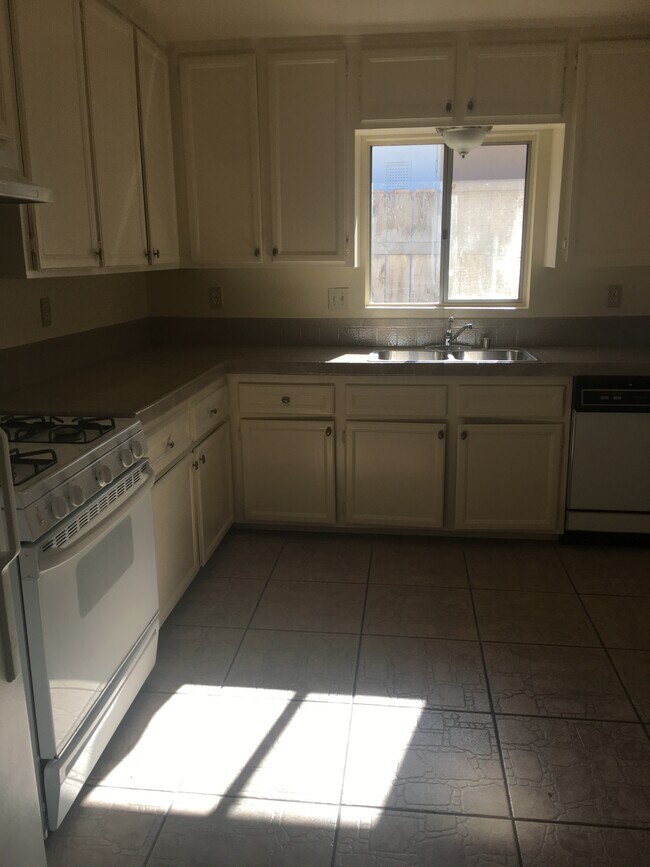 1260 Granger St Imperial Beach, CA 91932 photo 3