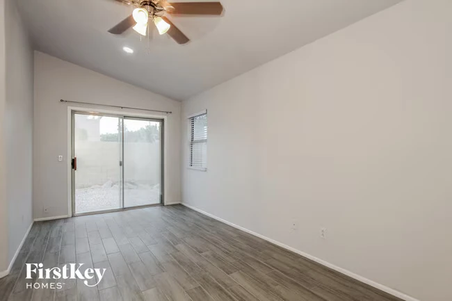 4605 E Grovers Ave Phoenix, AZ 85032 photo 5