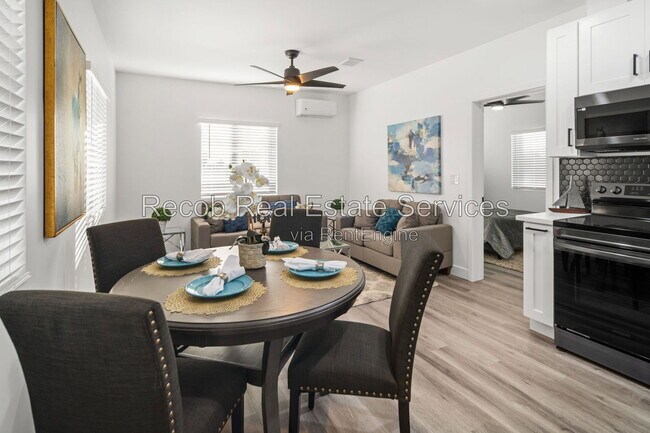 4988 Genesee Ave San Diego, CA 92117 photo 4