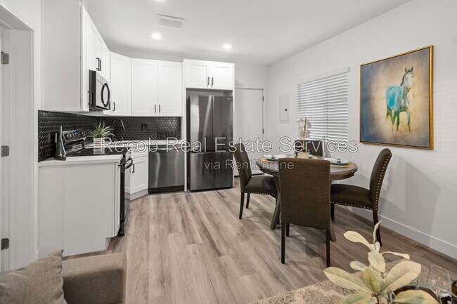 4988 Genesee Ave San Diego, CA 92117 photo 2