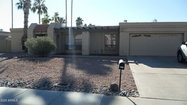 6935 E HEARN Road photo 2