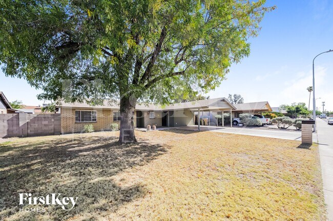 5240 W Hatcher Rd Glendale, AZ 85302 photo 2