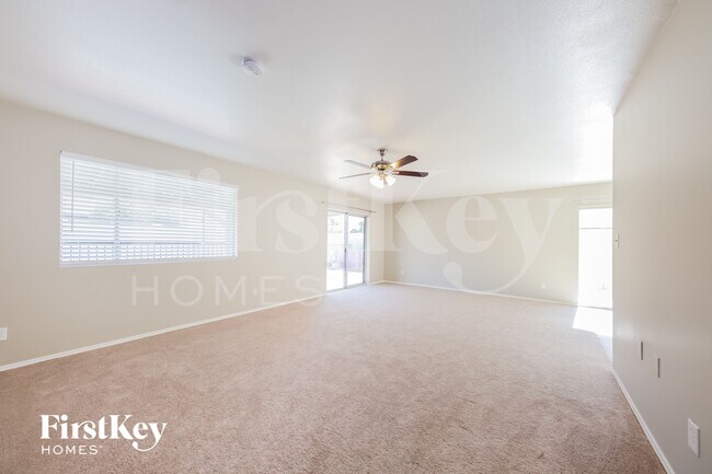 5240 W Hatcher Rd Glendale, AZ 85302 photo 3