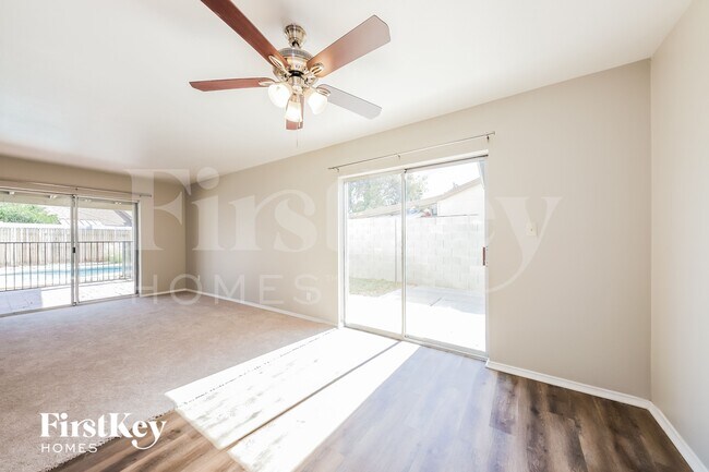 5240 W Hatcher Rd Glendale, AZ 85302 photo 5
