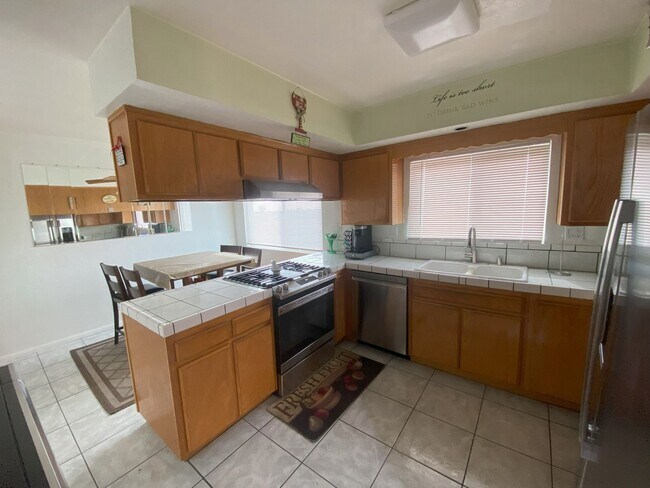 2625 55th St San Diego, CA 92105 photo 5