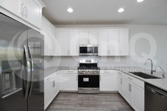 8923 W Solano Dr Glendale, AZ 85305 photo 5