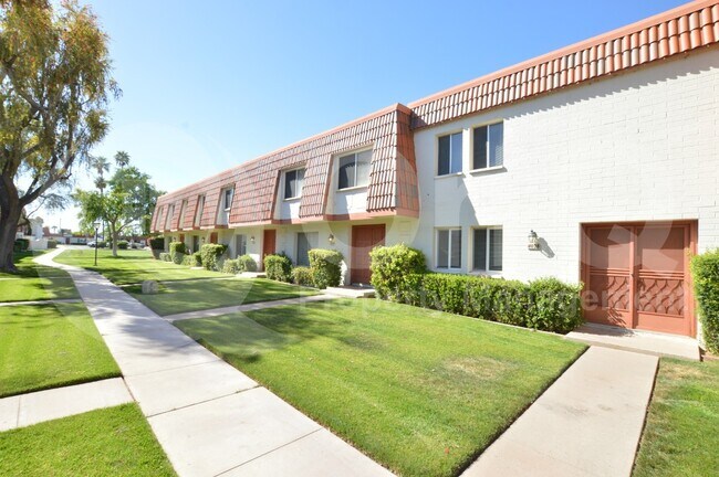 4028 N Granite Reef Rd Scottsdale, AZ 85251 photo 3