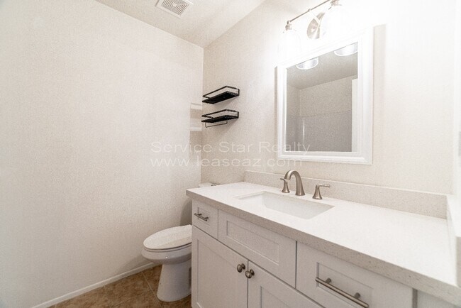 5481 W Echo Ln Glendale, AZ 85302 photo 4