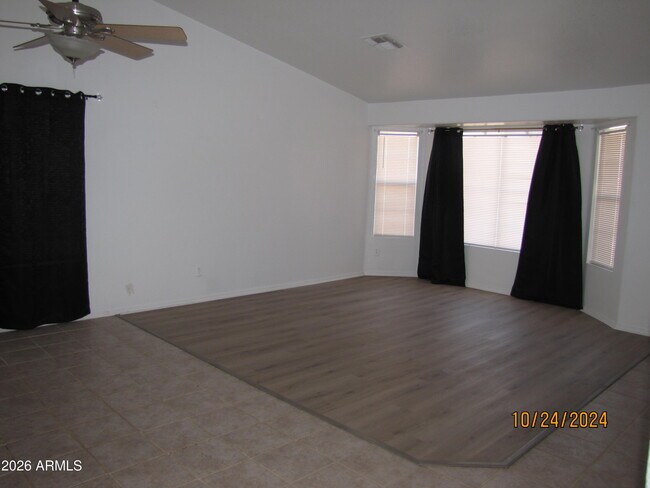 8541 W Palm Ln Phoenix, AZ 85037 photo 3