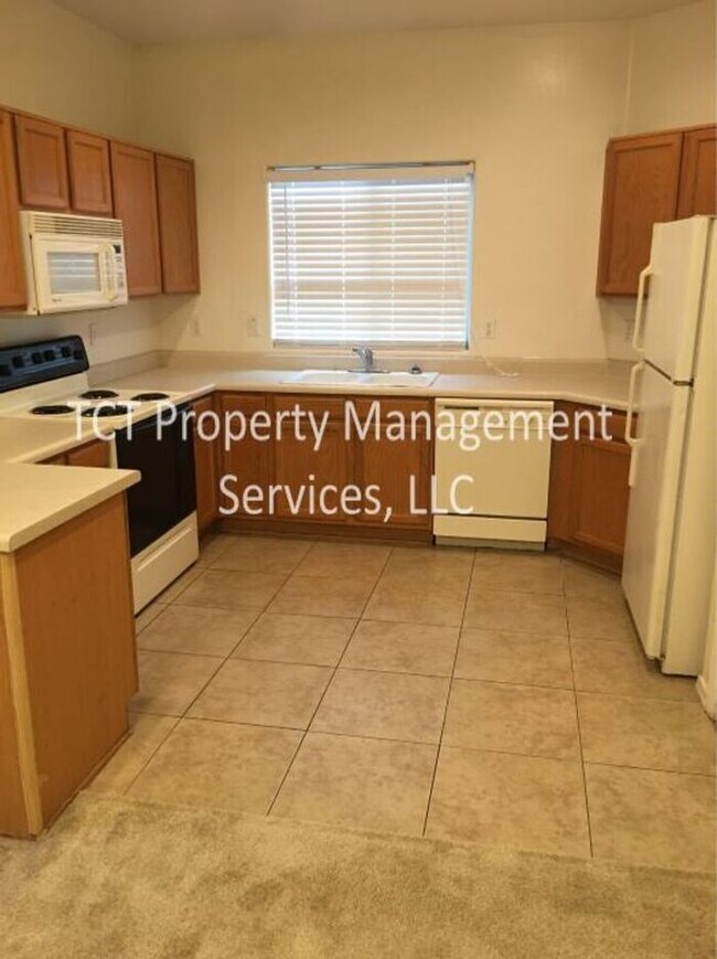7922 W Chickasaw St Phoenix, AZ 85043 photo 5