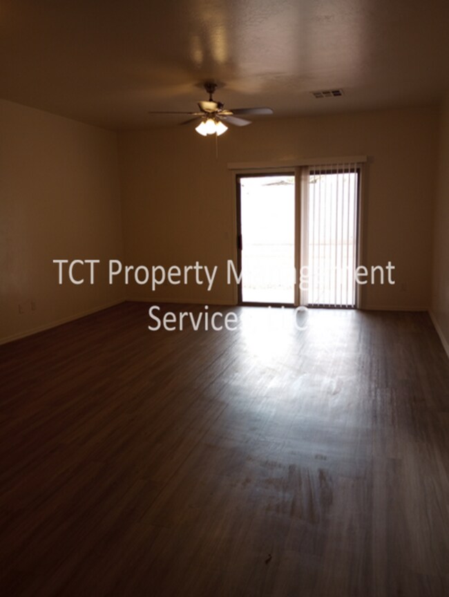 7922 W Chickasaw St Phoenix, AZ 85043 photo 4