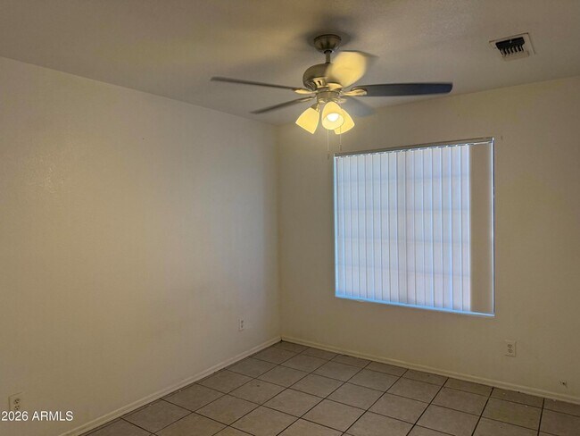 8743 W Sierra Vista Dr Glendale, AZ 85305 photo 5