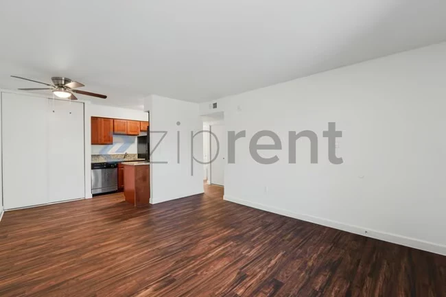 Unit B213 photo 5