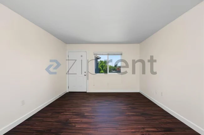 Unit B213 photo 4