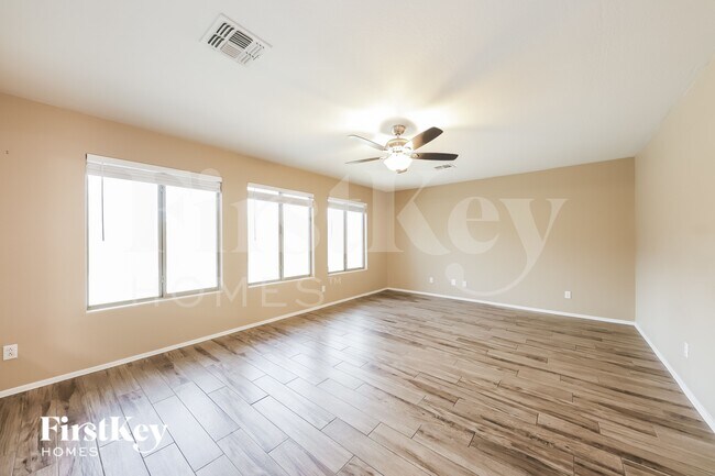 14251 W Windrose Dr Surprise, AZ 85379 photo 4