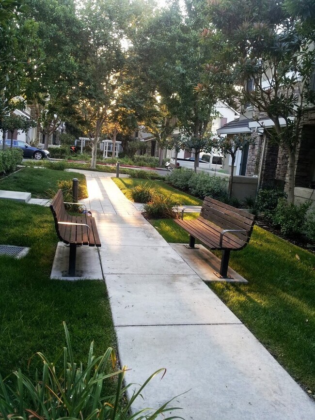 Dublin Sonoma Green - Beautiful Townhome 3 Bed, 2.5 Bath, New Carpet, Community Pool photo 3