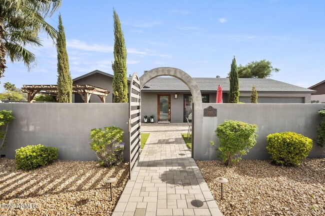 3141 E Sierra St Phoenix, AZ 85028 photo 5