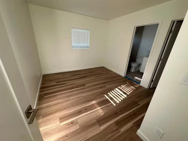 5262 Cervantes Ave San Diego, CA 92114 photo 4