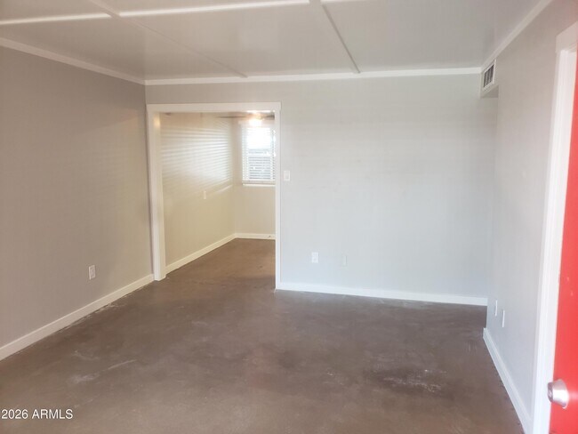 324 W Pasadena Ave Phoenix, AZ 85013 photo 3