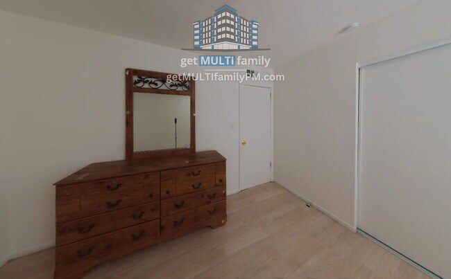 327 E Vine Cir Mesa, AZ 85210 photo 4
