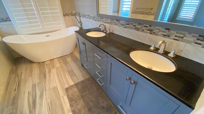 2757 E Rock Wren Rd Phoenix, AZ 85048 photo 5