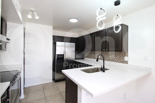 14251 N 23rd St Phoenix, AZ 85022 photo 5