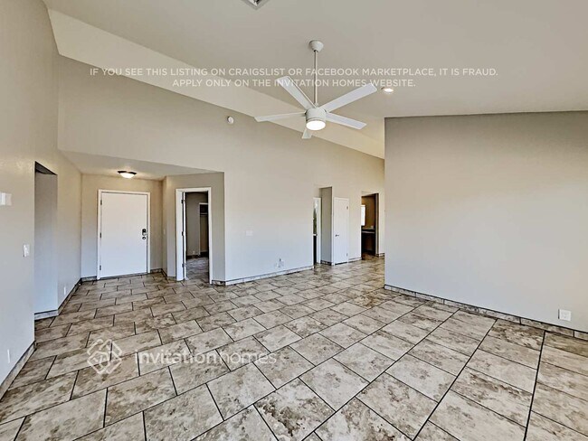 7141 W Paradise Dr Peoria, AZ 85345 photo 3