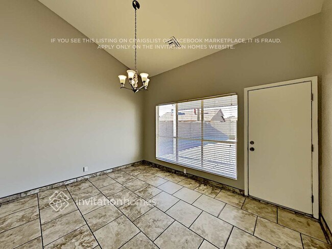 7141 W Paradise Dr Peoria, AZ 85345 photo 4