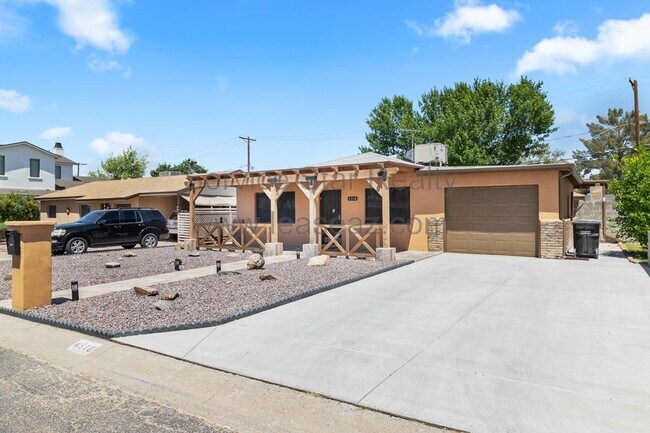 4516 E Montecito Ave Phoenix, AZ 85018 photo 2